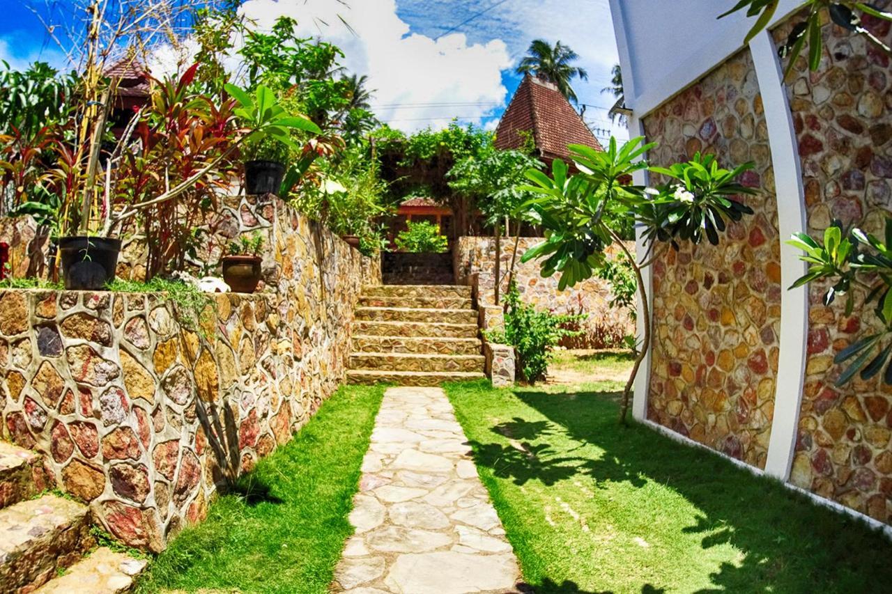 Ayu Hotel Karimunjawa Ngoại thất bức ảnh