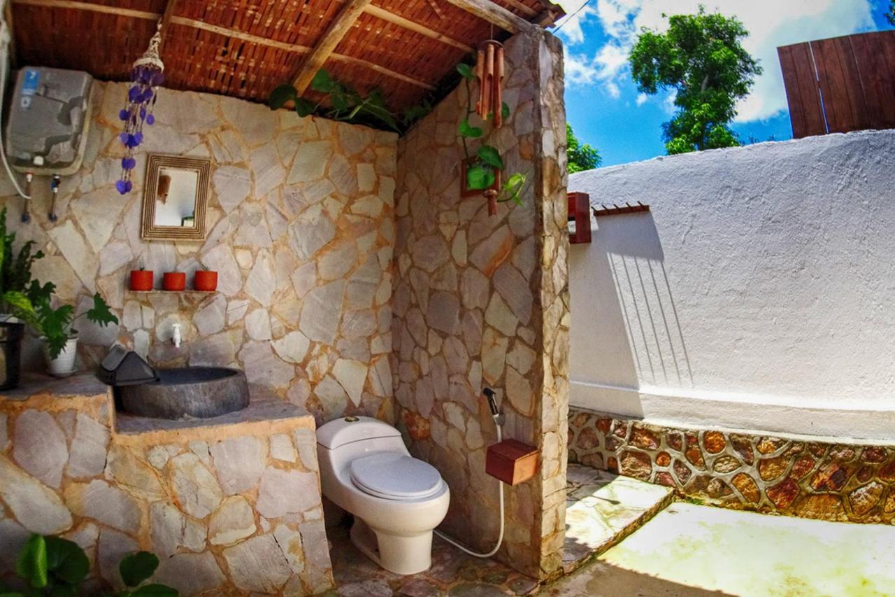 Ayu Hotel Karimunjawa Ngoại thất bức ảnh