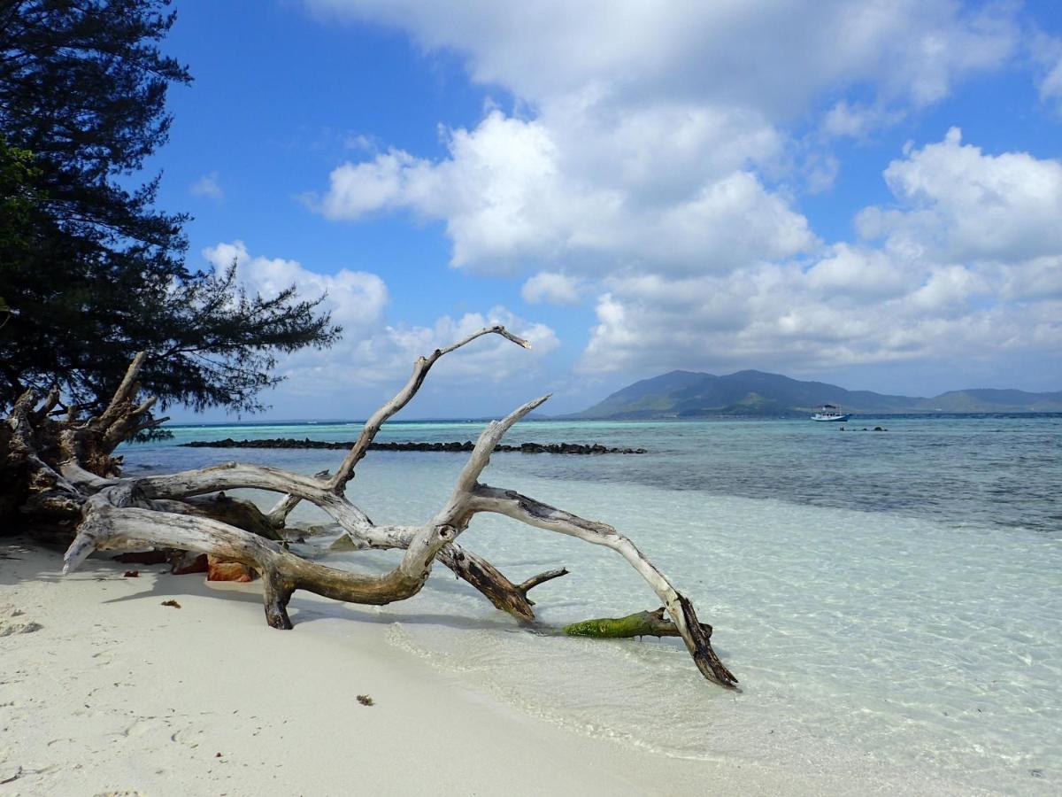 Ayu Hotel Karimunjawa Ngoại thất bức ảnh
