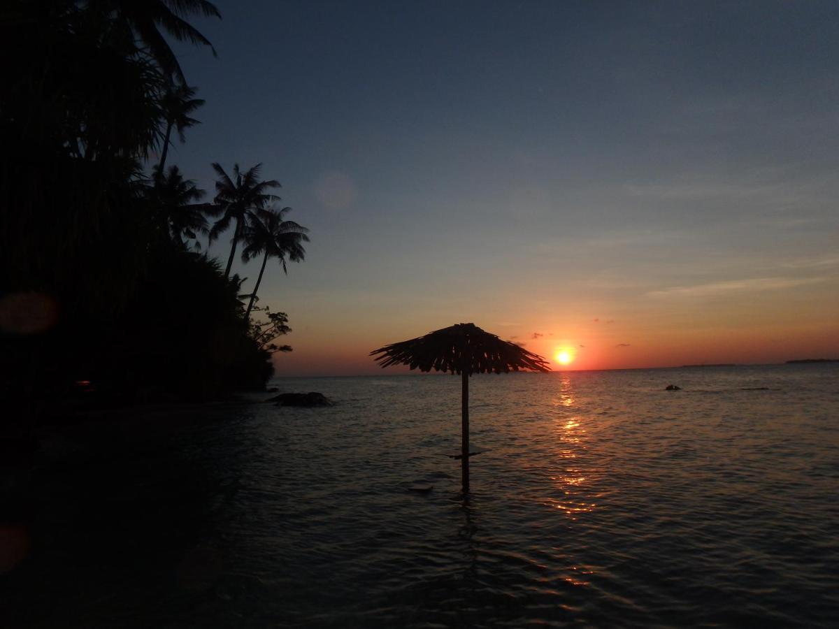 Ayu Hotel Karimunjawa Ngoại thất bức ảnh