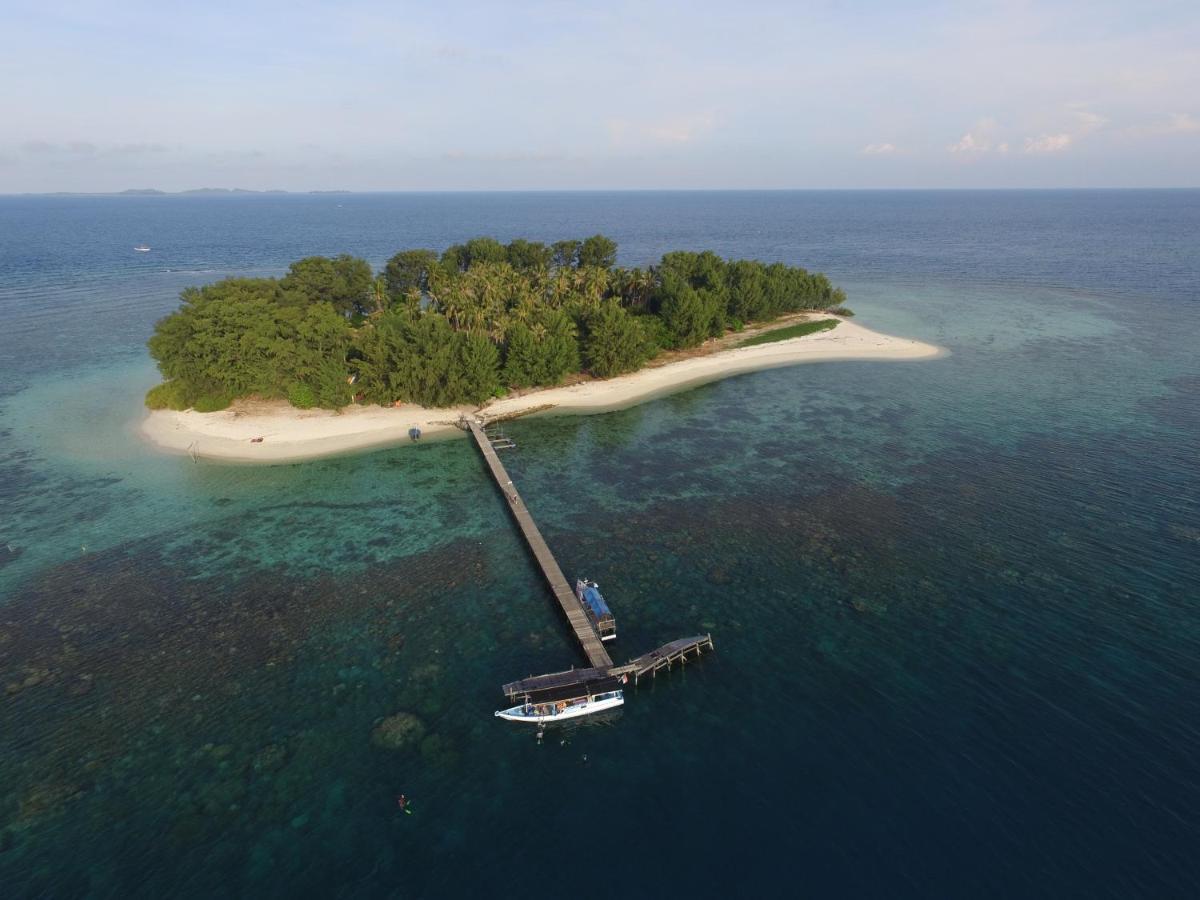 Ayu Hotel Karimunjawa Ngoại thất bức ảnh