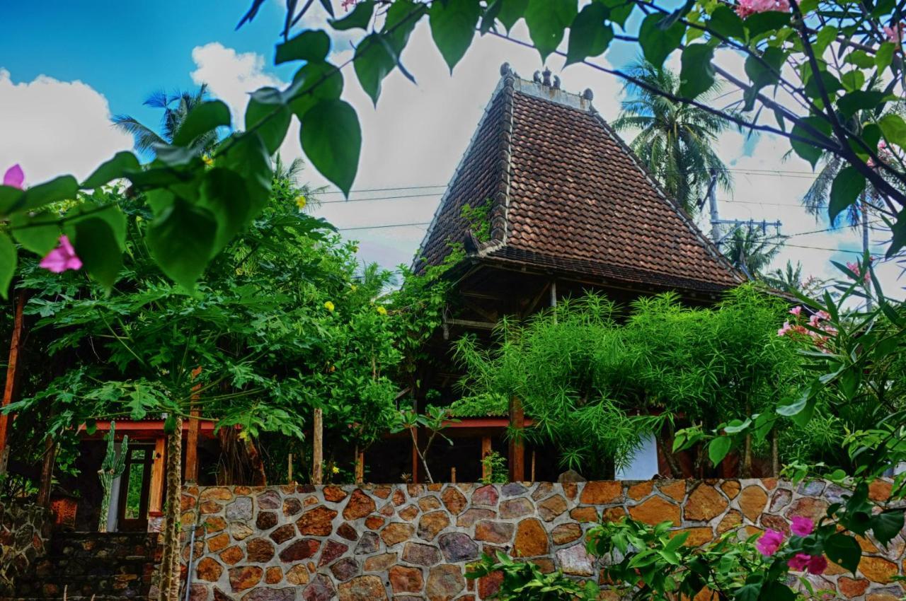 Ayu Hotel Karimunjawa Ngoại thất bức ảnh