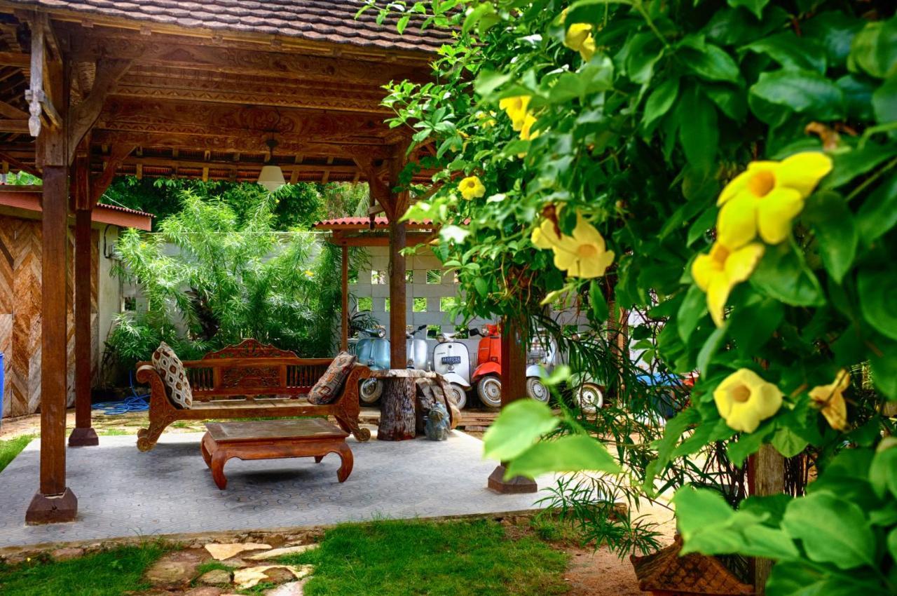 Ayu Hotel Karimunjawa Ngoại thất bức ảnh