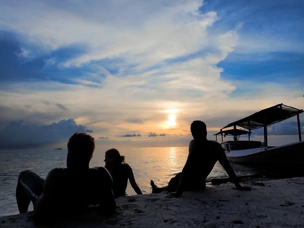Ayu Hotel Karimunjawa Ngoại thất bức ảnh