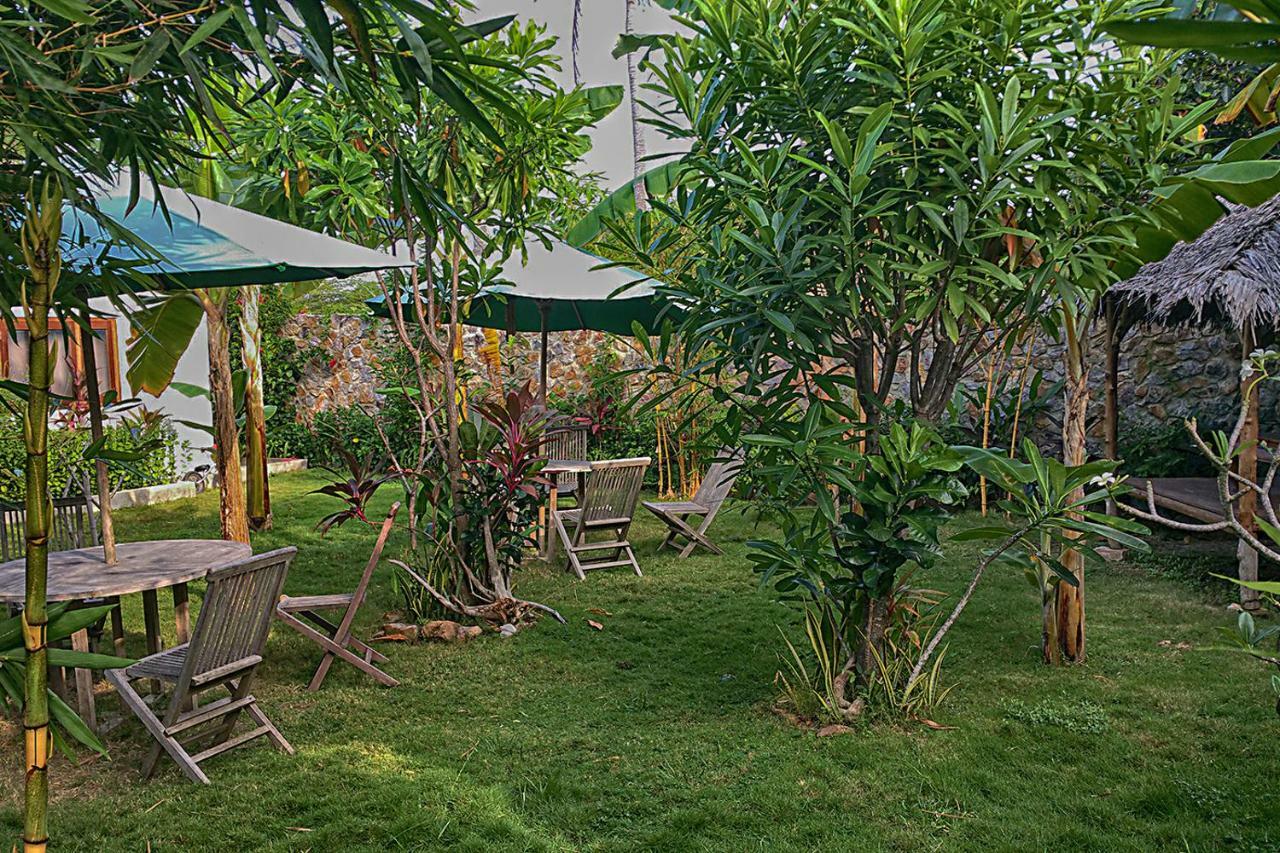 Ayu Hotel Karimunjawa Ngoại thất bức ảnh