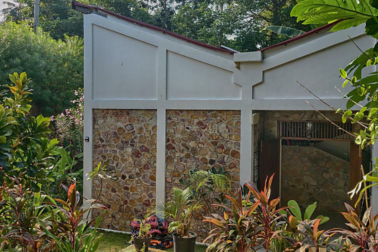 Ayu Hotel Karimunjawa Ngoại thất bức ảnh