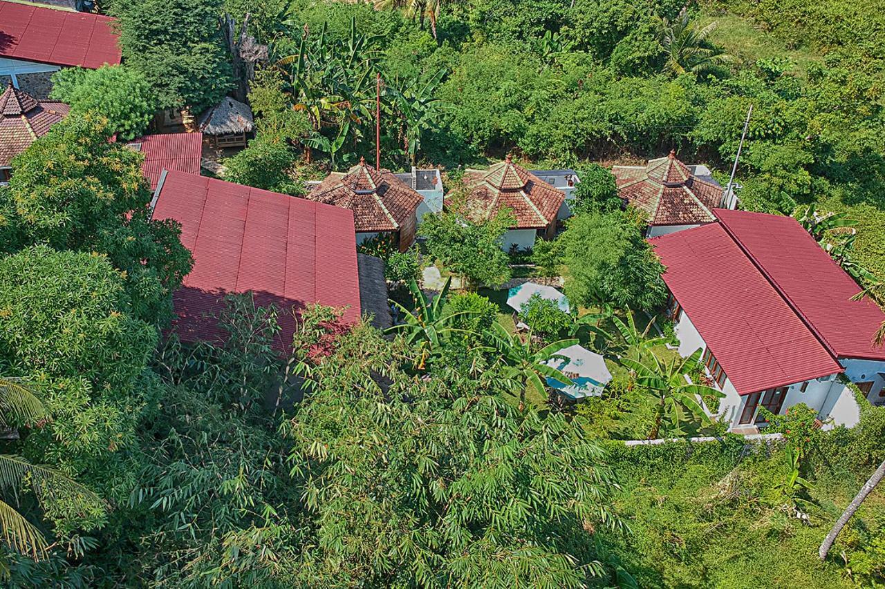 Ayu Hotel Karimunjawa Ngoại thất bức ảnh